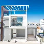 Olivine Mit Pool Und Einem Dachgarten By Interhome Protarász