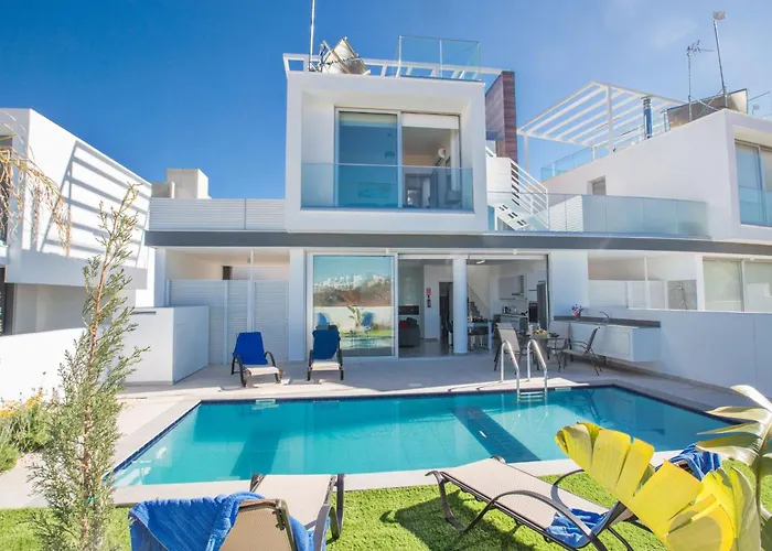 Olivine Mit Pool Und Einem Dachgarten By Interhome Holiday home