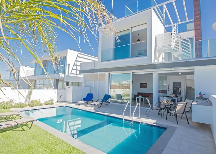 Olivine Mit Pool Und Einem Dachgarten By Interhome