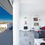Olivine Mit Pool Und Einem Dachgarten By Interhome Σπίτι διακοπών