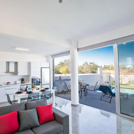 Ferienhaus Olivine Mit Pool Und Einem Dachgarten By Interhome