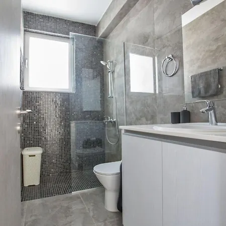 Olivine Mit Pool Und Einem Dachgarten By Interhome *