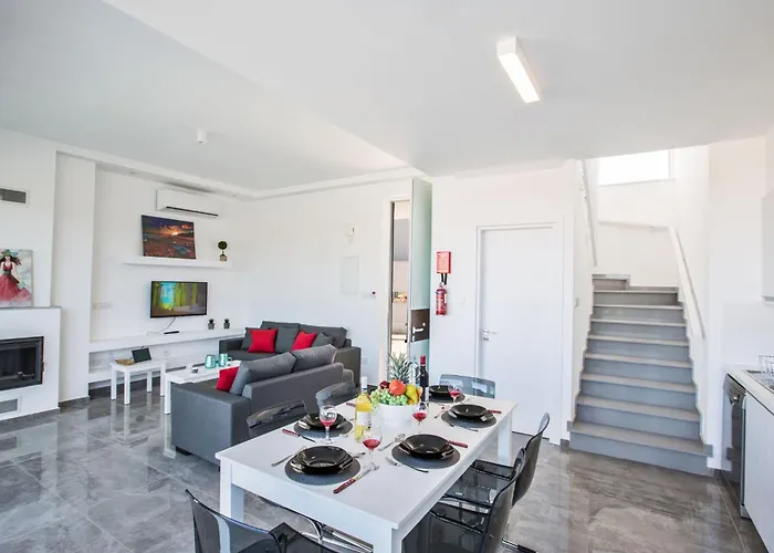 Olivine Mit Pool Und Einem Dachgarten By Interhome Ferienhaus