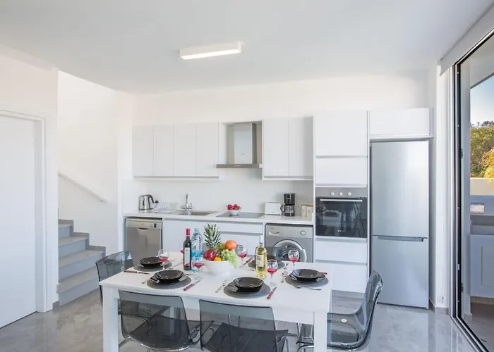 Olivine Mit Pool Und Einem Dachgarten By Interhome