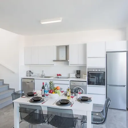 Olivine Mit Pool Und Einem Dachgarten By Interhome